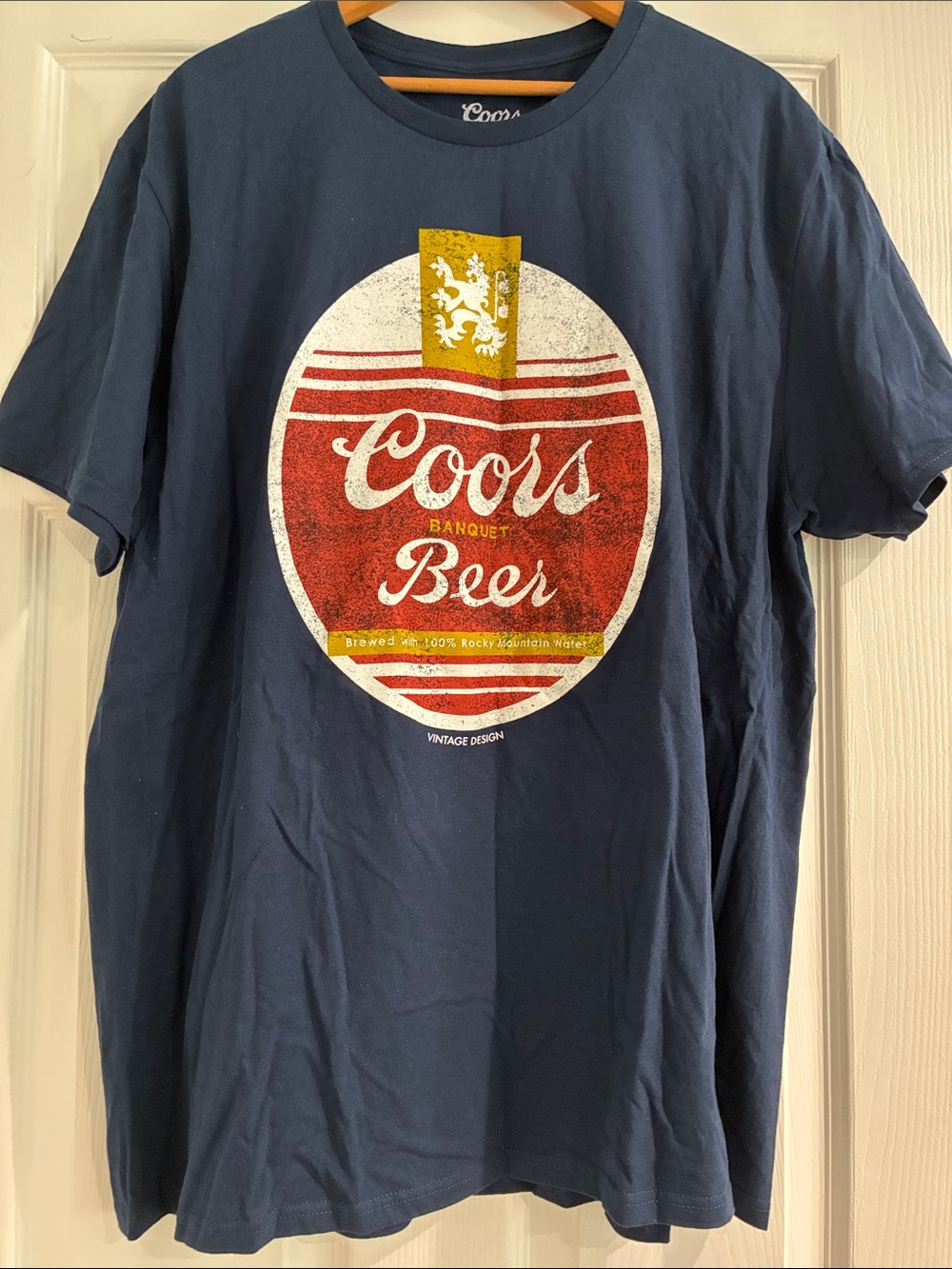 KOHL’S (NWT) Men’s Navy Blue Short-Sleeve Graphic COORS Banquet Tee, Size XL.
